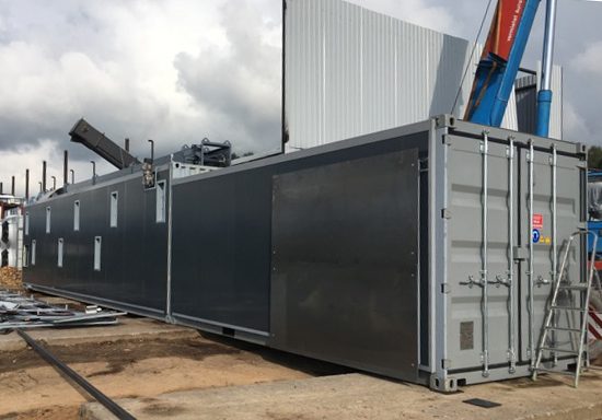 Green Energy Systems biomasas kalte ar kustīgo grīdu, karstā gaisa ģeneratoru un konveijeru sistēmu efektīvai žāvēšanai
