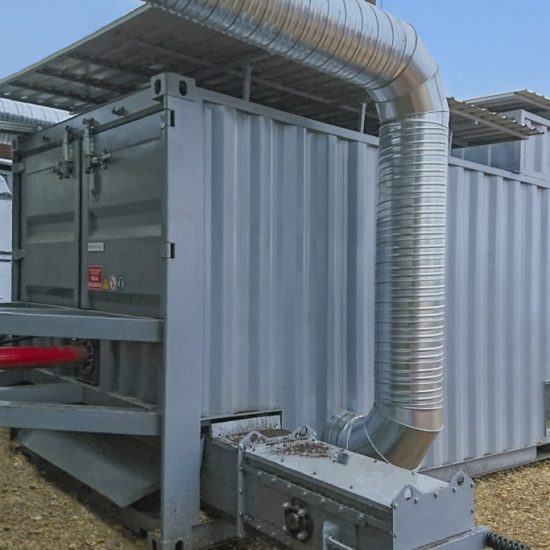 Green Energy Systems biomasas kalte ar kustīgo grīdu, karstā gaisa ģeneratoru un konveijeru sistēmu efektīvai žāvēšanai