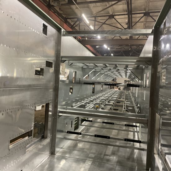 Green Energy Systems biomasas kalte ar kustīgo grīdu, karstā gaisa ģeneratoru un konveijeru sistēmu efektīvai žāvēšanai