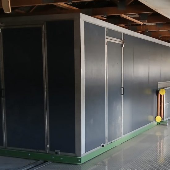 Green Energy Systems biomasas kalte ar kustīgo grīdu, karstā gaisa ģeneratoru un konveijeru sistēmu efektīvai žāvēšanai